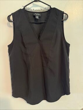Black V-Neck Sleeveless Camisole Top